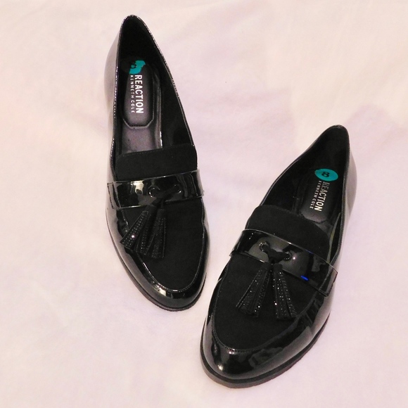 Kenneth Cole Shoes - KENNETH COLE REACTION WOMENS ALMOND TOE LOAFERS